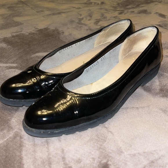 SALVATORE FERRAGAMO Black Patent Slip On Minimalist Loafer - sz 7.5 - Picture 7 of 10